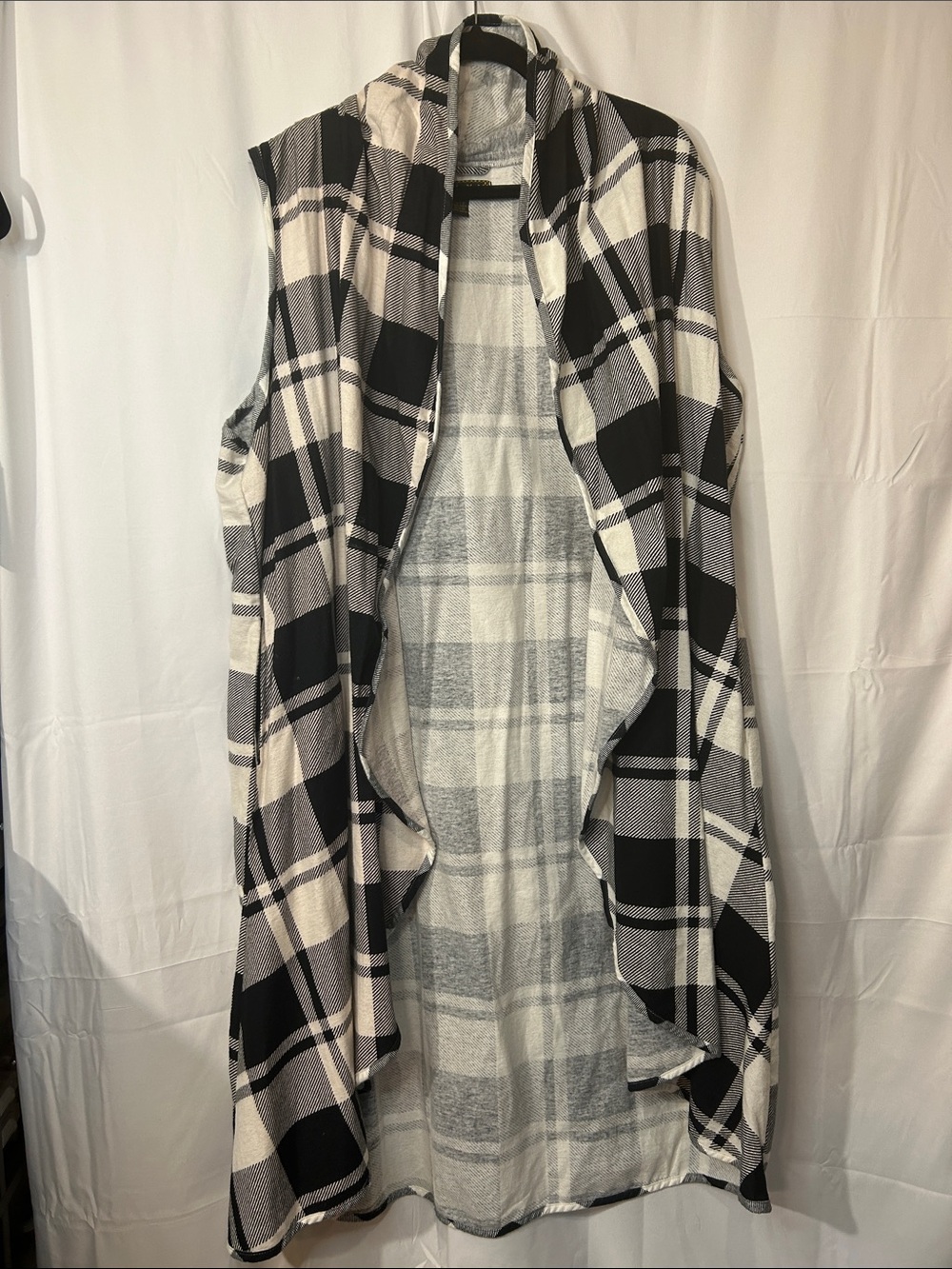 Plaid Open-Front High Low Women's Vest - Black & White